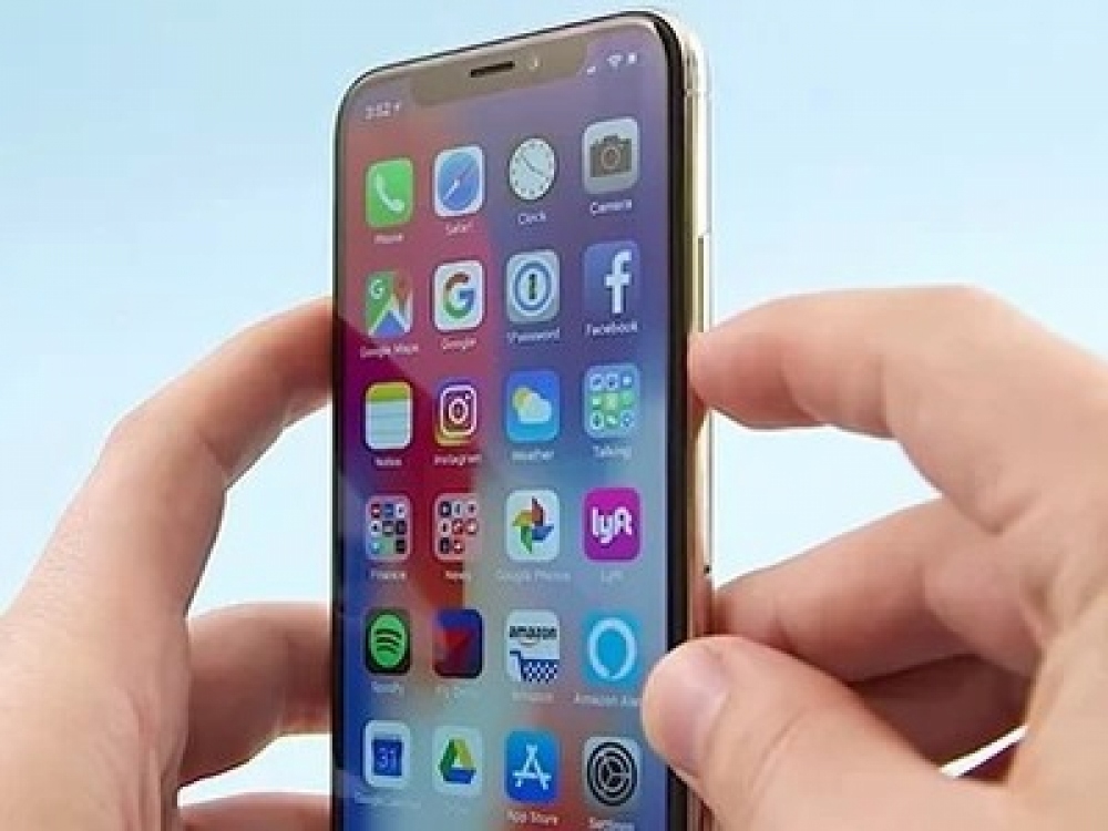 Người già "nghiện" livestream: Khó cai hơn người trẻ? - Ảnh 2. Người già "nghiện" livestream: Khó cai hơn người trẻ? - Ảnh 2.