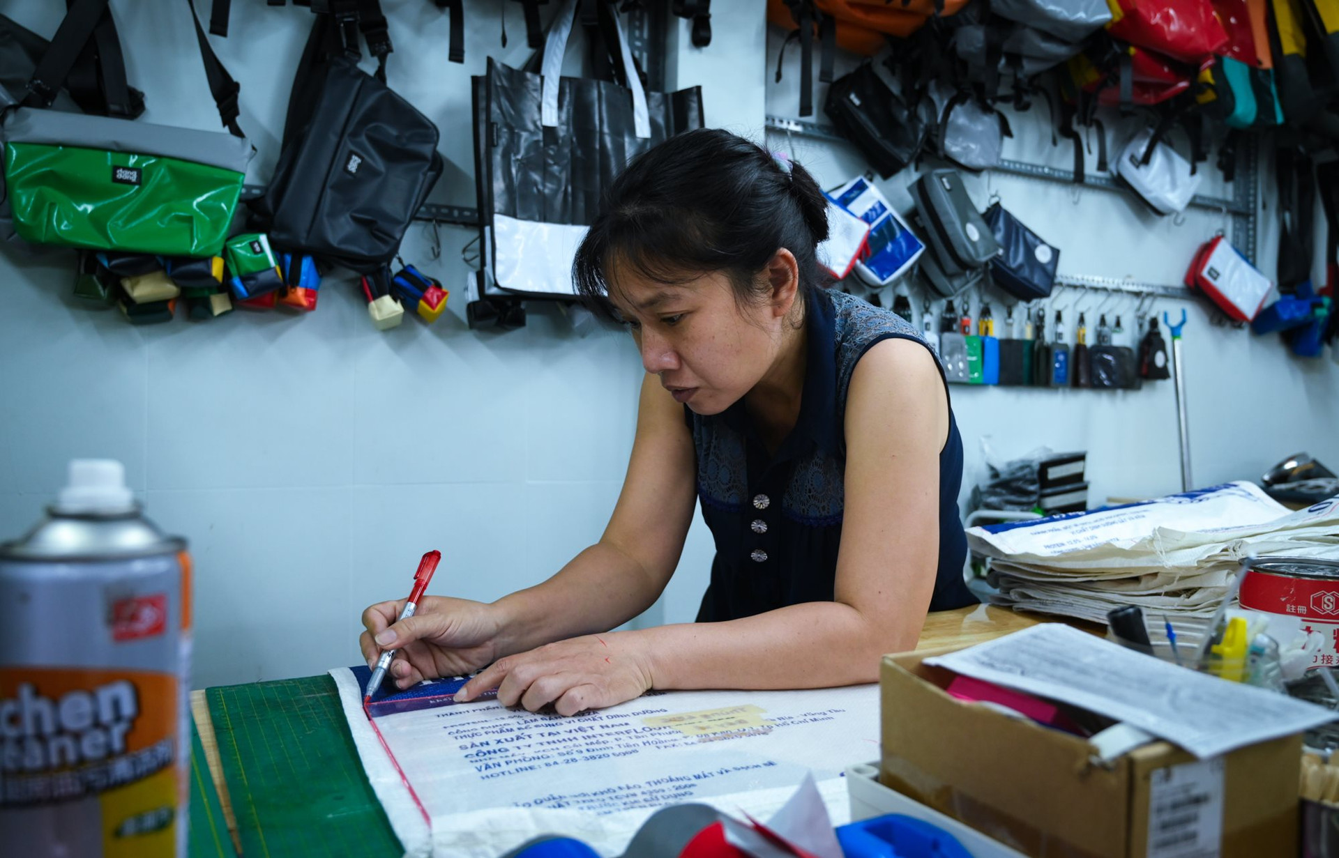 Túi thời trang Made in Vietnam từ chất liệu chẳng ai ngờ: Nhìn độ độc và giá cả, nhiều người sẽ muốn có cho mình một chiếc - Ảnh 6.