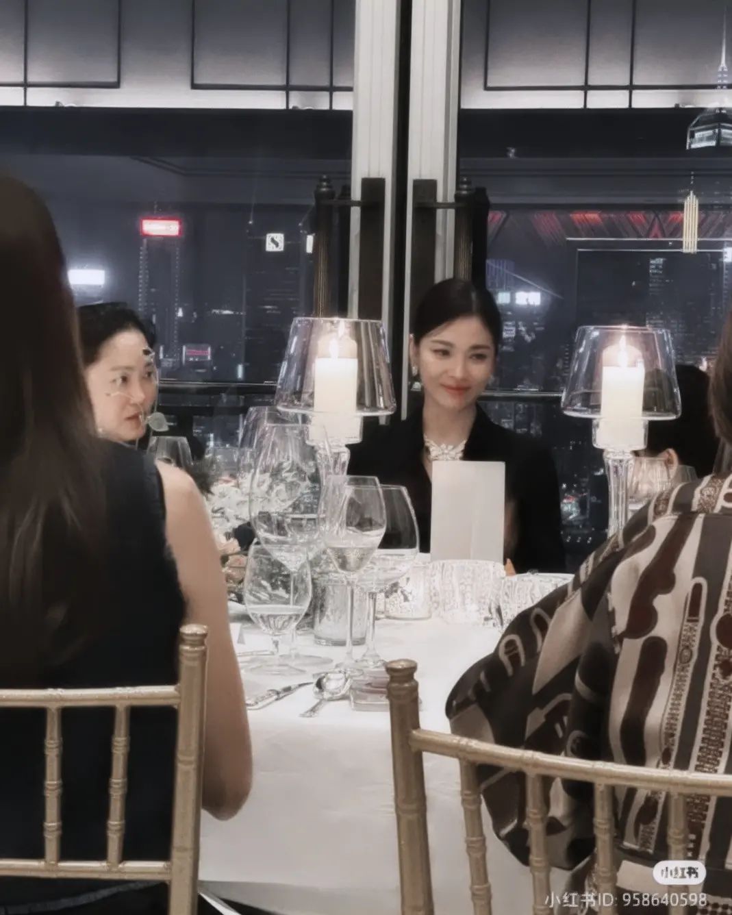 Song Hye Kyo chiếm trọn spotlight 2 sự kiện, nhưng nhan sắc qua cam thường mới là tâm điểm! - Ảnh 3.