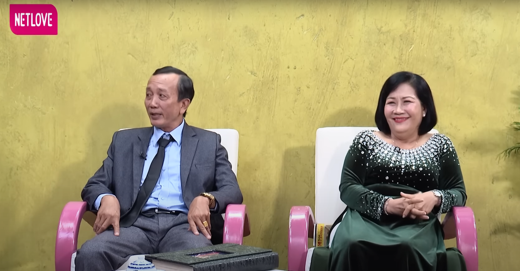 Chủ quán bún riêu bị nhầm là gái ế không chồng, 36 năm thầm lặng vun đắp hôn nhân - Ảnh 5. Chủ quán bún riêu bị nhầm là gái ế không chồng, 36 năm thầm lặng vun đắp hôn nhân - Ảnh 5.