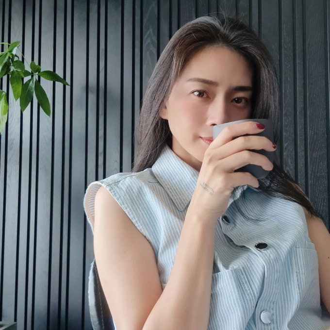 Ngô Thanh Vân lão hóa ngược ở tuổi 44: Da dẻ mướt rượt, căng bóng nhìn mà mê - Ảnh 1.