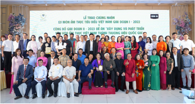 CHIN-SU đồng h&agrave;nh c&ugrave;ng Hiệp hội Văn h&oacute;a Ẩm thực Việt Nam vinh danh 121 m&oacute;n ăn ti&ecirc;u biểu năm 2022 - Ảnh 1.