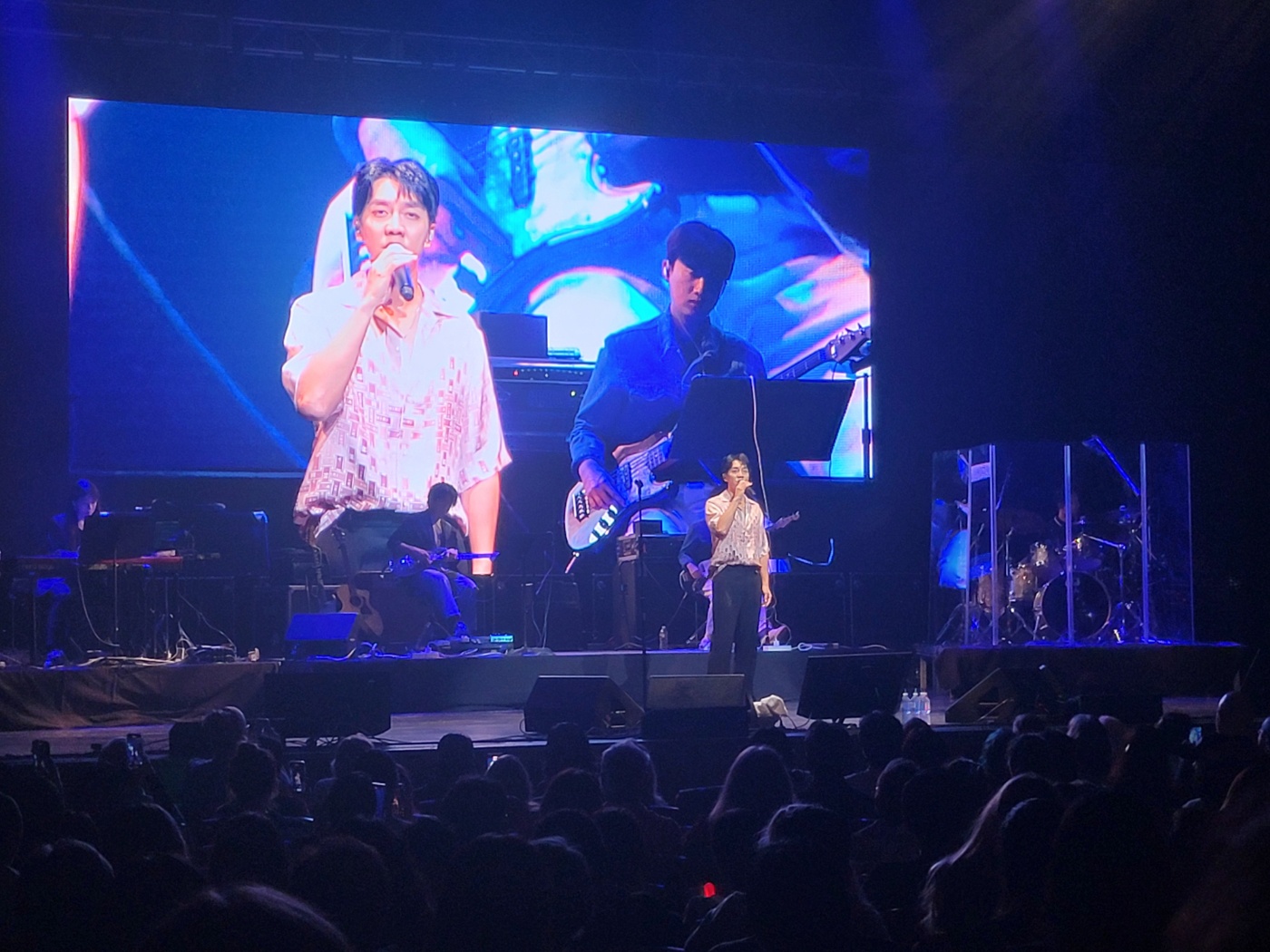 Lee Seung Gi bị chỉ trích vì thiếu tôn trọng fan Mỹ, phải huỷ cả concert ở New York  - Ảnh 2.