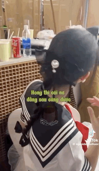 Phương Nhi từ chối tặng quà fan vì 1 lý do, ai dè có màn xử lý gây chú ý - Ảnh 2. Phương Nhi từ chối tặng quà fan vì 1 lý do, ai dè có màn xử lý gây chú ý - Ảnh 2.