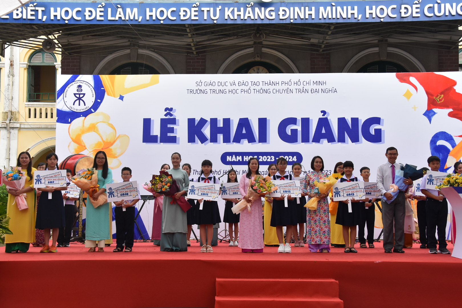 Gần 24 triệu học sinh, sinh viên khai giảng năm học mới - Ảnh 4.