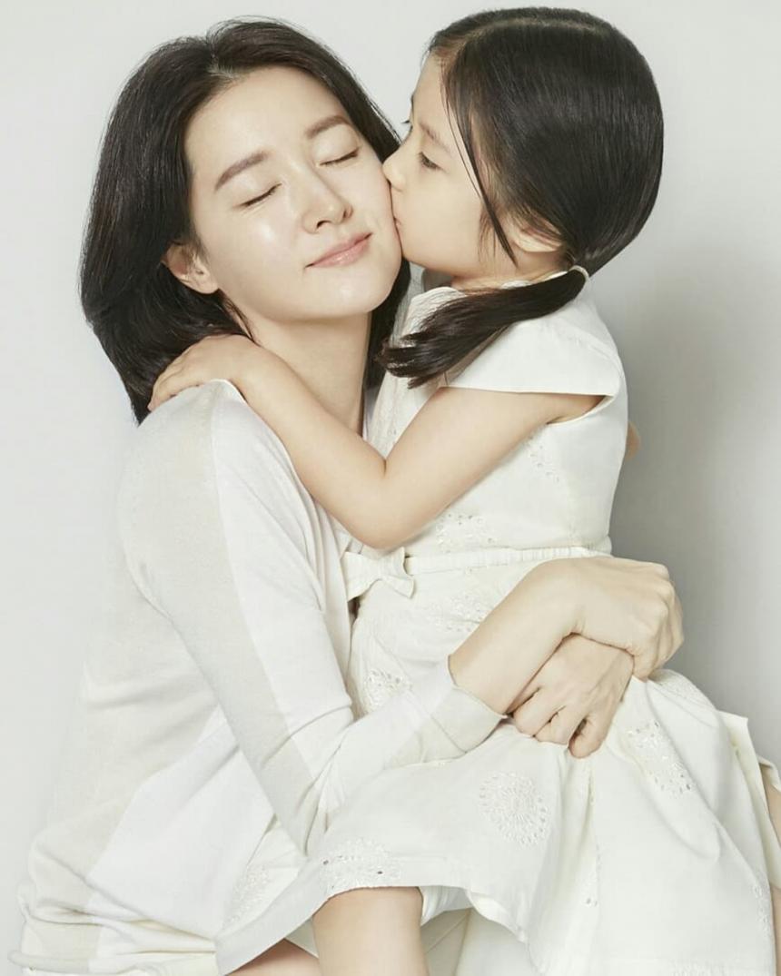 Con gái Lee Young Ae: 12 tuổi thừa hưởng nét đẹp từ mẹ, được rèn luyện vóc dáng bằng 1 bộ môn thể thao - Ảnh 3.