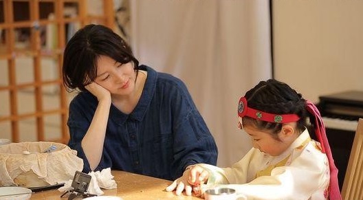 Con gái Lee Young Ae: 12 tuổi thừa hưởng nét đẹp từ mẹ, được rèn luyện vóc dáng bằng 1 bộ môn thể thao - Ảnh 10.