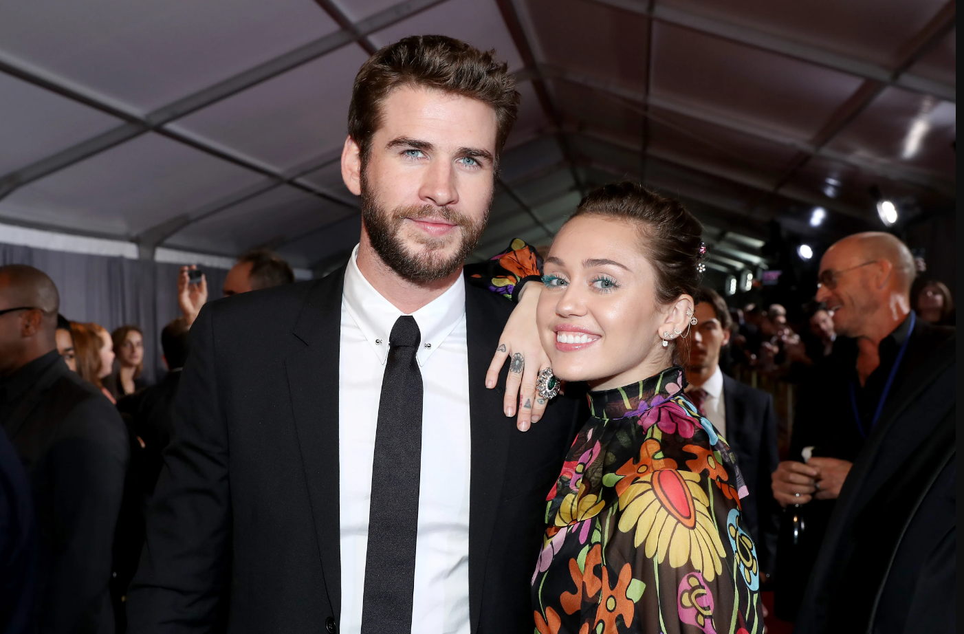 Miley Cyrus nhắc lại cuộc hôn nhân tan vỡ với Liam Hemsworth - Ảnh 1.