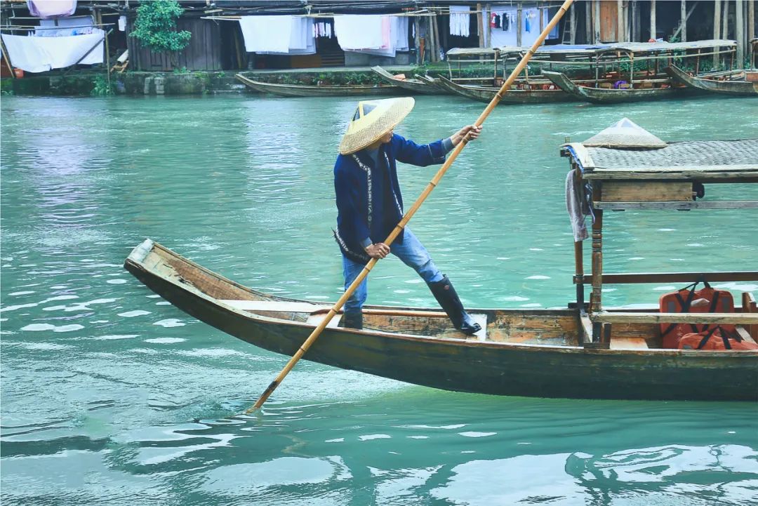 Cận cảnh vẻ đẹp vượt thời gian của trấn Phù Dung - trấn cổ nghìn năm treo trên thác nước  - Ảnh 10.