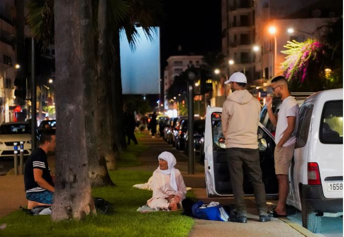 Hình ảnh nhà cửa đổ nát, người dân bỏ chạy ra đường sau động đất ở Maroc - Ảnh 7. Hình ảnh nhà cửa đổ nát, người dân bỏ chạy ra đường sau động đất ở Maroc - Ảnh 7.