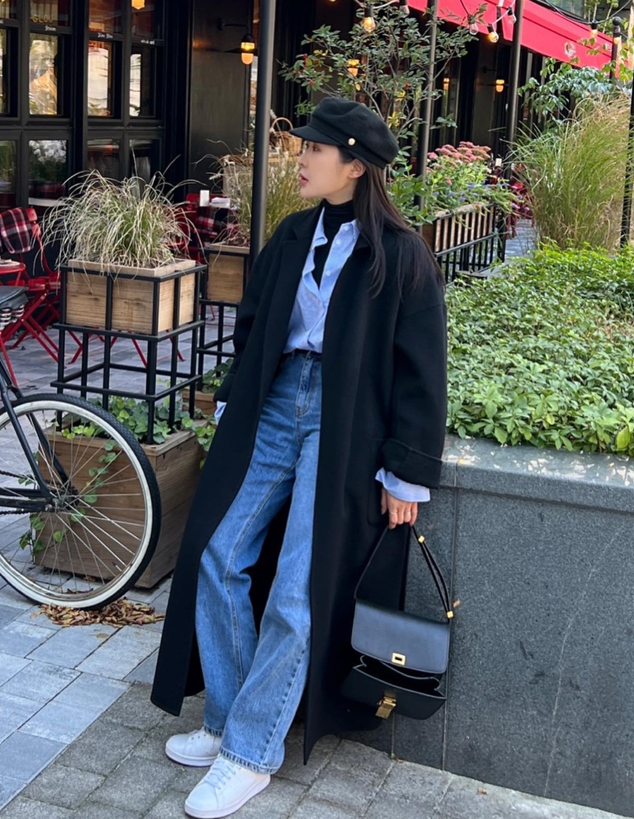 5 mẫu áo khoác dáng dài nên sắm để mặc đẹp hơn trong dịp Tết 2024- Ảnh 9. 5 mẫu áo khoác dáng dài nên sắm để mặc đẹp hơn trong dịp Tết 2024- Ảnh 9.