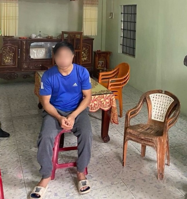 Chồng &lsquo;l&ecirc;n cơn&rsquo; ch&eacute;m vợ con thương vong - Ảnh 1.