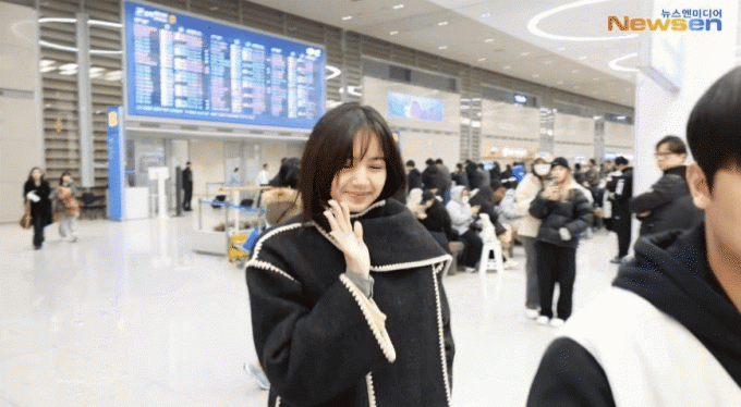 Lisa lộ diện sau tin đồn đ&aacute;m cưới thế kỷ với bạn trai CEO, sẽ &ldquo;nh&uacute;ng tay" l&agrave;m điều chưa c&oacute; v&agrave;o m&agrave;n diễn solo đặc biệt? - Ảnh 1.
