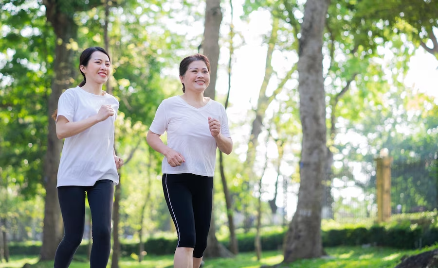 image-asian-mother-daughter-exercise-park296537-669911zon-1704793862629595147883-1704877108045-1704877108206483069509.png