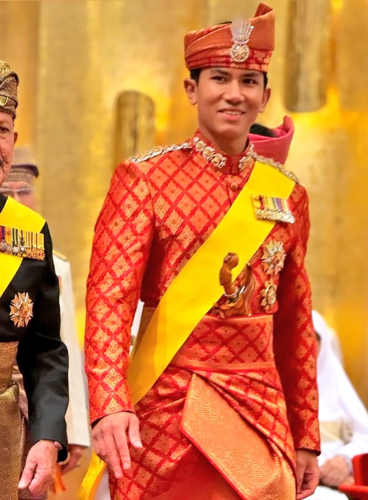 Cận cảnh đám cưới thế kỷ của Hoàng tử tỷ đô Brunei: Dát vàng thể hiện đẳng cấp, cô dâu đẹp lộng lẫy chiếm spotlight- Ảnh 4.