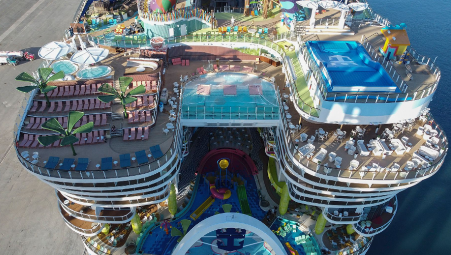 Tàu du lịch lớn nhất thế giới Icon of the Seas chuẩn bị ra khơi chuyến đầu tiên - Ảnh 2. Tàu du lịch lớn nhất thế giới Icon of the Seas chuẩn bị ra khơi chuyến đầu tiên - Ảnh 2.