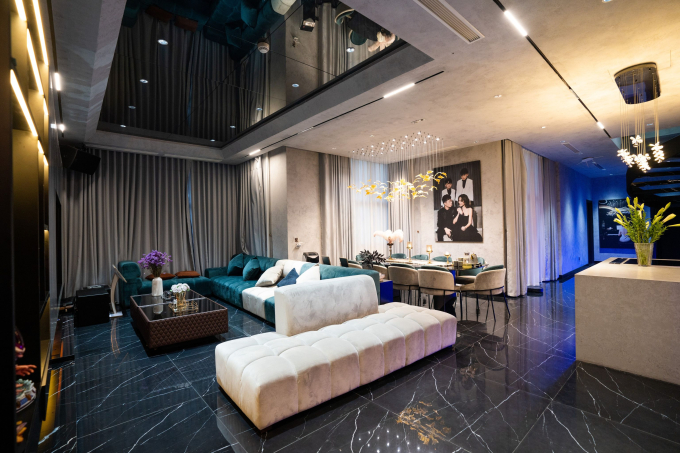 Hội đại gia sống trong penthouse "flex" căn bếp "mùi tiền": Người sở hữu tủ lạnh 500 triệu, người thiết kế hệ thống đèn như khách sạn xa hoa - Ảnh 3. Hội đại gia sống trong penthouse "flex" căn bếp "mùi tiền": Người sở hữu tủ lạnh 500 triệu, người thiết kế hệ thống đèn như khách sạn xa hoa - Ảnh 3.