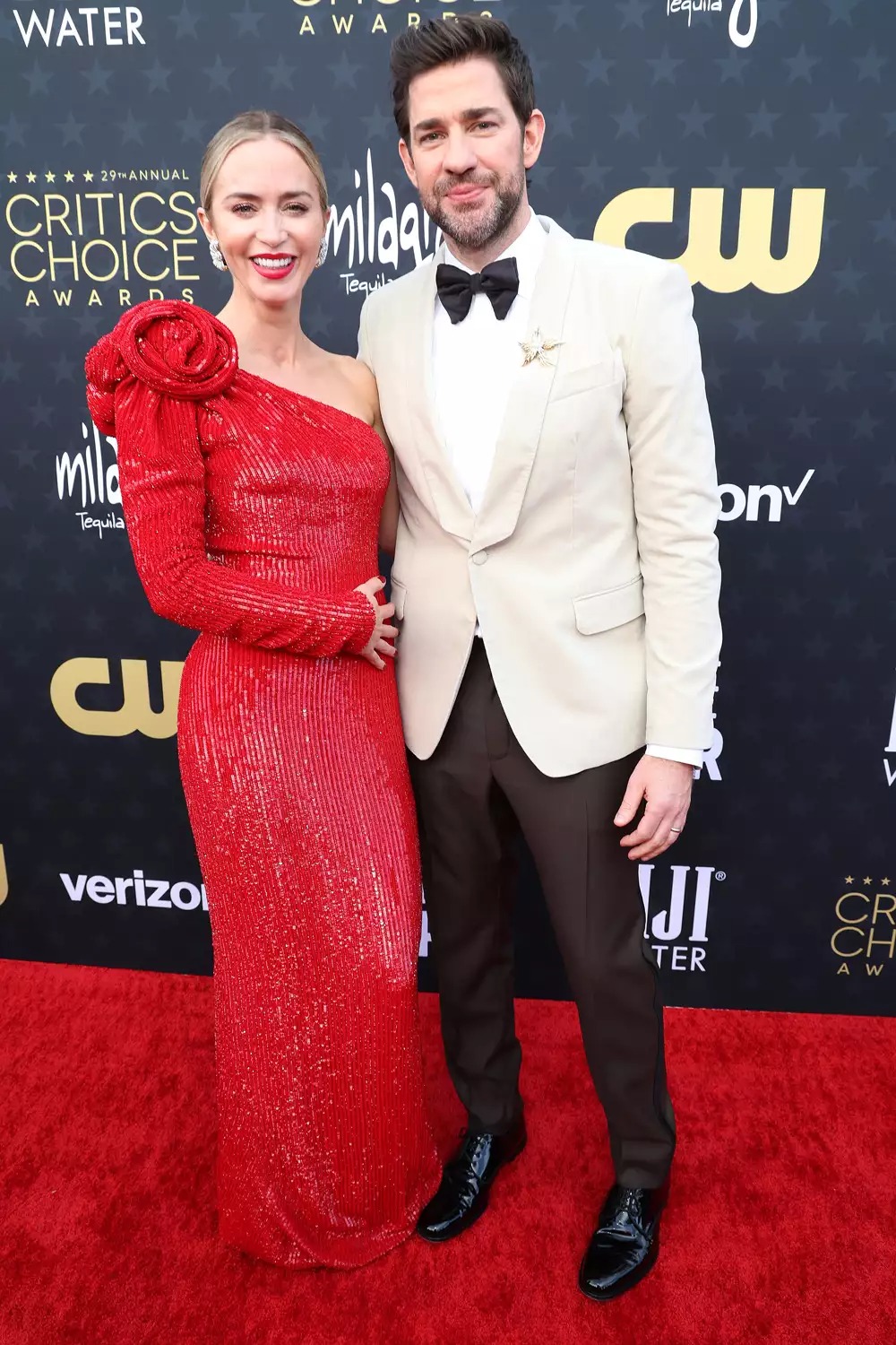 Thảm đỏ Critics Choice Awards: Margot Robbie rực rỡ đọ sắc cặp mẹ con “hack tuổi”, tài tử Iron Man dẫn đầu dàn sao Marvel- Ảnh 18. Thảm đỏ Critics Choice Awards: Margot Robbie rực rỡ đọ sắc cặp mẹ con “hack tuổi”, tài tử Iron Man dẫn đầu dàn sao Marvel- Ảnh 18.