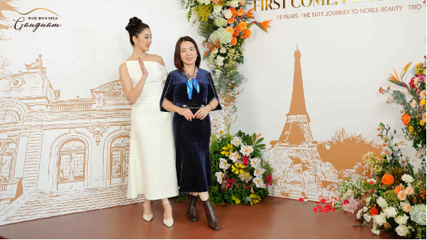 Ngọc Ánh The New Mentor trực tiếp thị phạm, giúp khách VVIP Mega Gangnam chụp lookbook chuẩn thần thái cao sang - Ảnh 3.