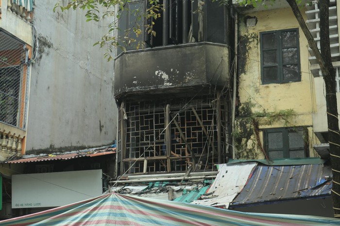 Danh tính 4 người tử vong trong vụ cháy nhà tại phố Hàng Lược - Ảnh 1.
