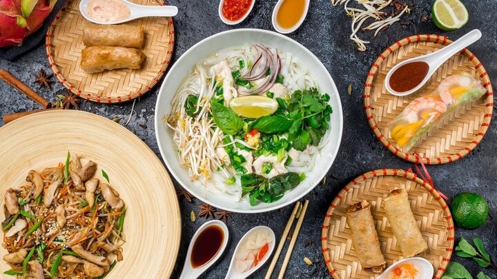Sau Michelin Guide, Hà Nội là điểm đến ẩm thực hàng đầu thế giới 2024 - Ảnh 3.