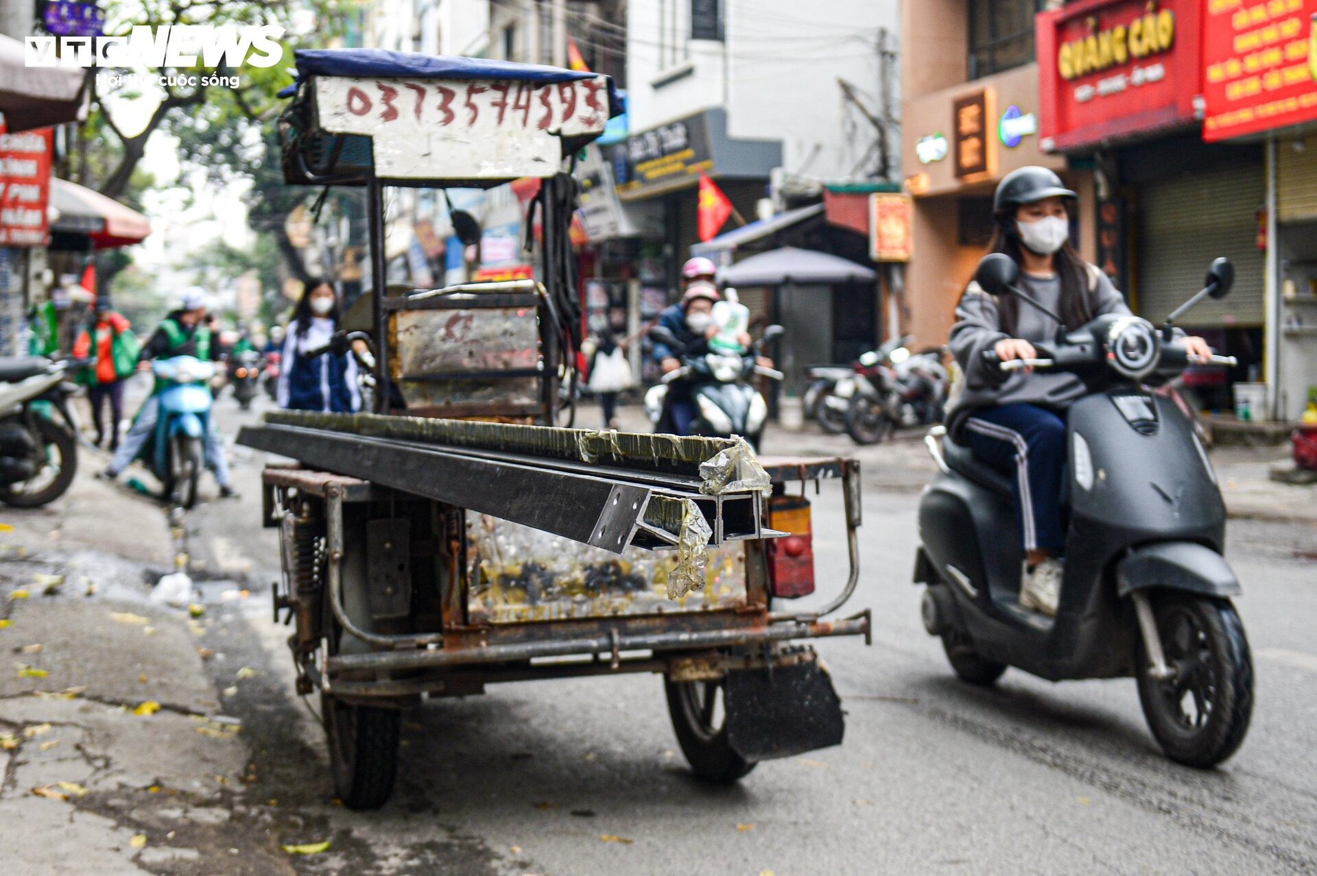 Gây nhiều tai nạn thương tâm, xe &quot;máy chém&quot; vẫn nghênh ngang diễu phố - Ảnh 6.