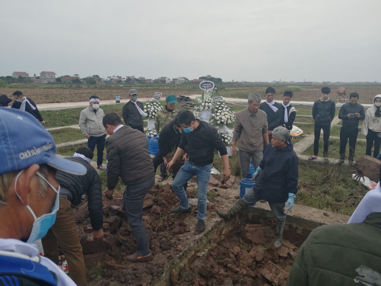 Gia đình nạn nhân đau xót mong được làm rõ nguyên nhân