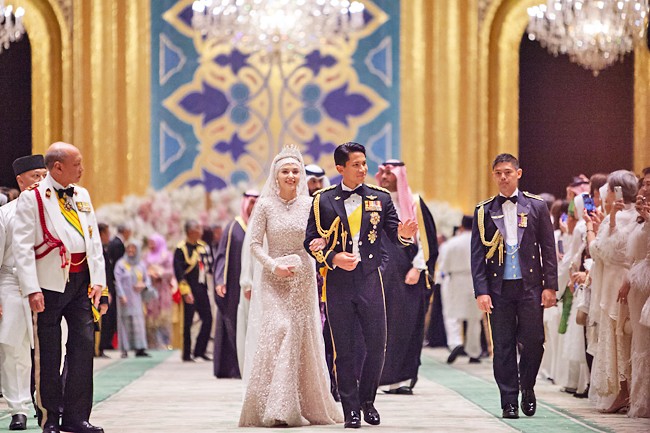 Ngày cưới xa hoa thứ 9 của Hoàng tử Brunei - Ảnh 2.