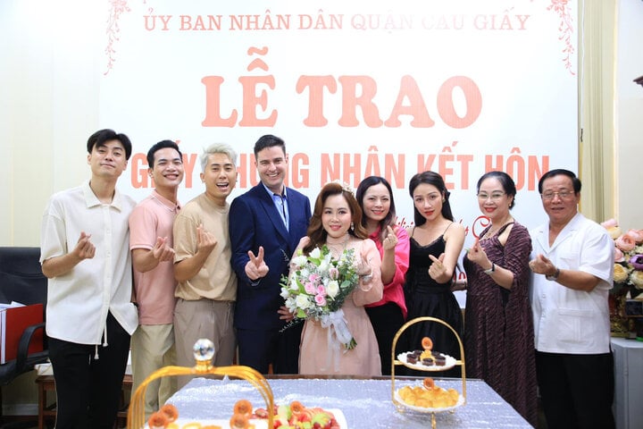 'Nữ diễn viên lùn nhất showbiz Việt': Ly hôn với chồng Tây sau 2 năm căng thẳng - Ảnh 2.