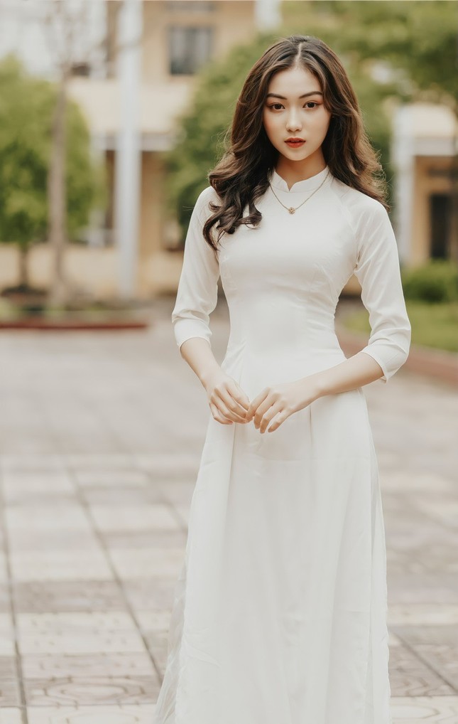 "So kè" nhan sắc của Hoa khôi các trường đại học đình đám hiện nay: Mỗi người một vẻ, không ai chịu thua ai!- Ảnh 10. "So kè" nhan sắc của Hoa khôi các trường đại học đình đám hiện nay: Mỗi người một vẻ, không ai chịu thua ai!- Ảnh 10.
