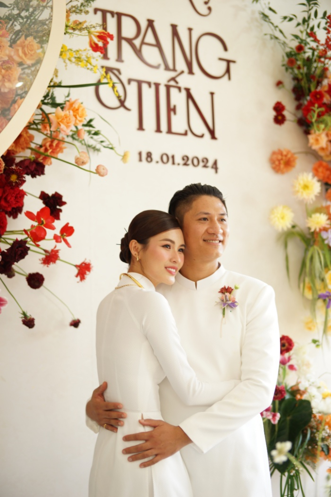 Ảnh "full HD" lễ vu quy Cao Thiên Trang: Cô dâu hào hứng khoe sính lễ, chi tiết hé lộ mối quan hệ với mẹ chồng gây chú ý - Ảnh 2. Ảnh "full HD" lễ vu quy Cao Thiên Trang: Cô dâu hào hứng khoe sính lễ, chi tiết hé lộ mối quan hệ với mẹ chồng gây chú ý - Ảnh 2.