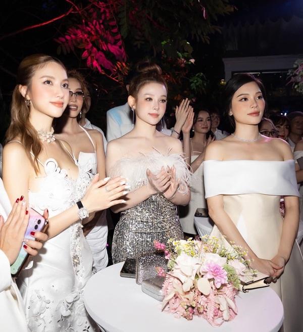 Hội bạn thân toàn làm dâu hào môn: Người kết hôn con trai danh gia vọng tộc, người sống trong biệt thự hơn 100 tỷ - Ảnh 2. Hội bạn thân toàn làm dâu hào môn: Người kết hôn con trai danh gia vọng tộc, người sống trong biệt thự hơn 100 tỷ - Ảnh 2.