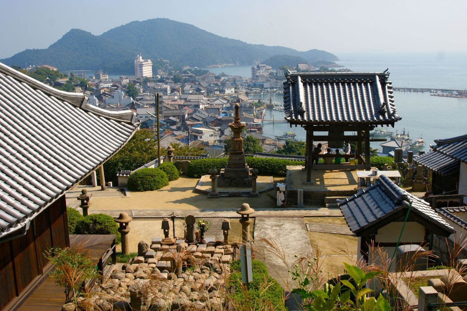 Ngôi làng 1.400 năm tuổi ngoài khơi Nhật Bản - Ảnh 7.