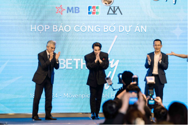 MB Bank chính thức ra mắt Be The Sky, fan Sơn Tùng M-TP không thể bỏ lỡ - Ảnh 1.