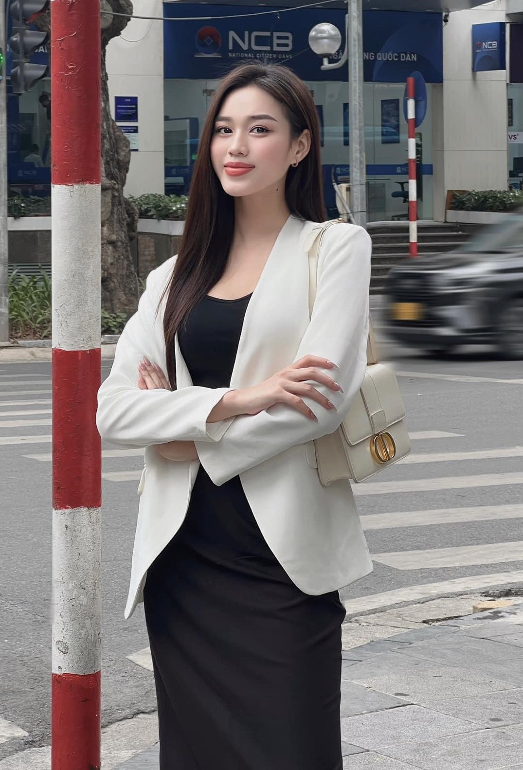 Kiểu blazer đáng sắm nhất lúc này, được cả dàn nàng Hậu diện hoài không chán - Ảnh 5.