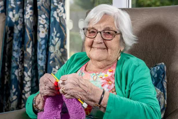 Không phải nghỉ ngơi, 3 cụ bà này vẫn sống thọ hơn 100 tuổi nhờ 5 thói quen đơn giản - Ảnh 3.