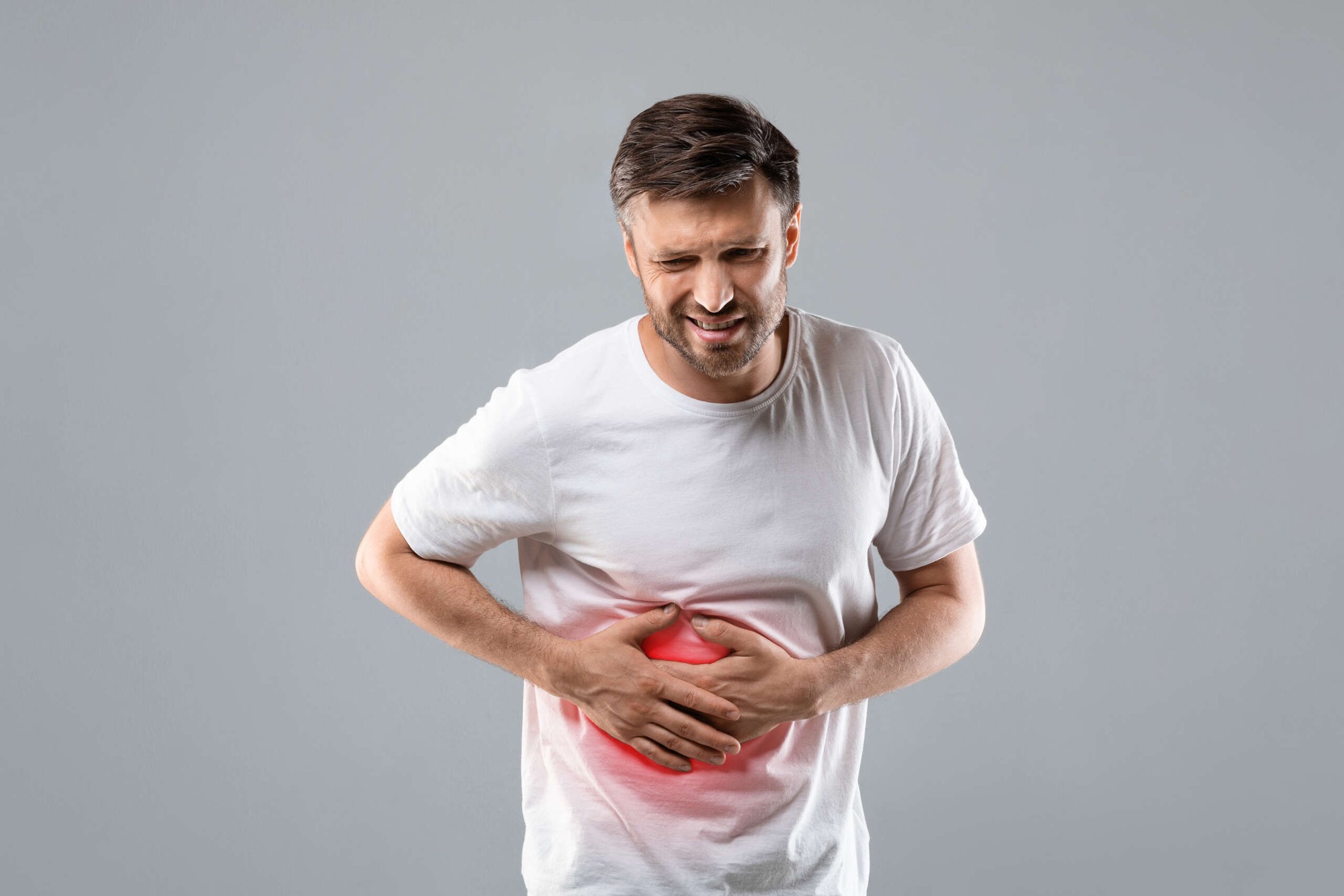 Cơn đau xuất hiện ở 1 vị trí trên cơ thể cảnh báo mỡ thừa tích tụ trong gan, rất dễ bị bỏ qua- Ảnh 2.