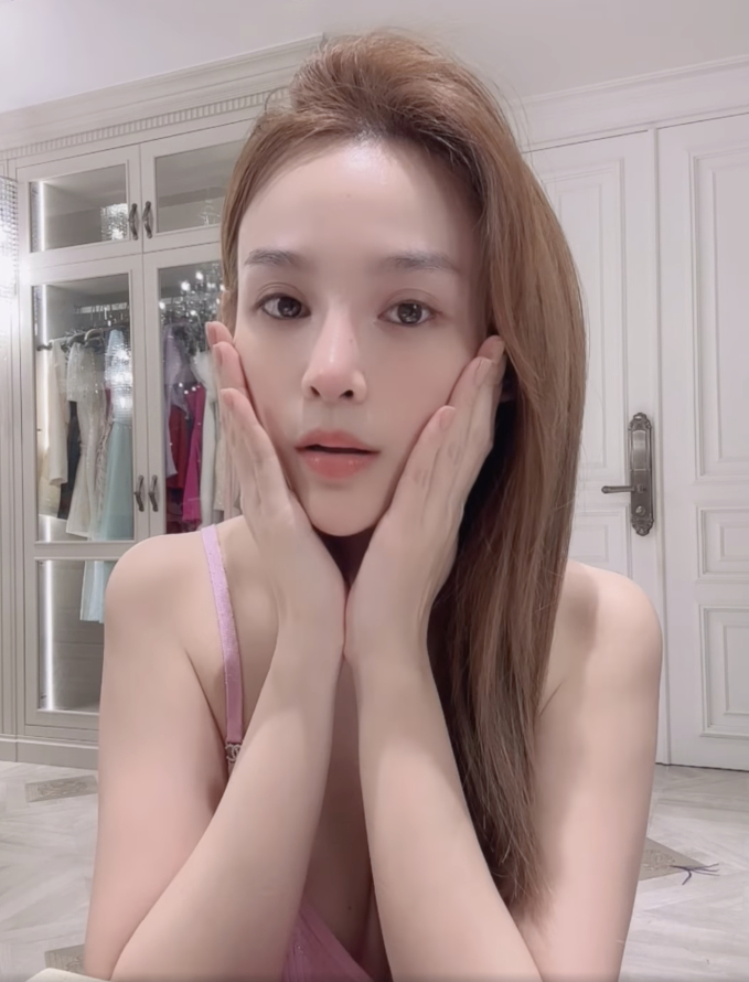 Huyền Baby có động thái thẳng thắn khi bị chê tiểu thư, khóc lóc khiến Thu Phương phải xin lỗi - Ảnh 1. Huyền Baby có động thái thẳng thắn khi bị chê tiểu thư, khóc lóc khiến Thu Phương phải xin lỗi - Ảnh 1.