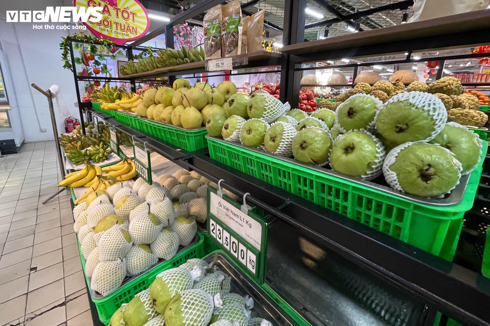 H&agrave;ng Tết ngập tr&agrave;n si&ecirc;u thị H&agrave; Nội - Ảnh 15.