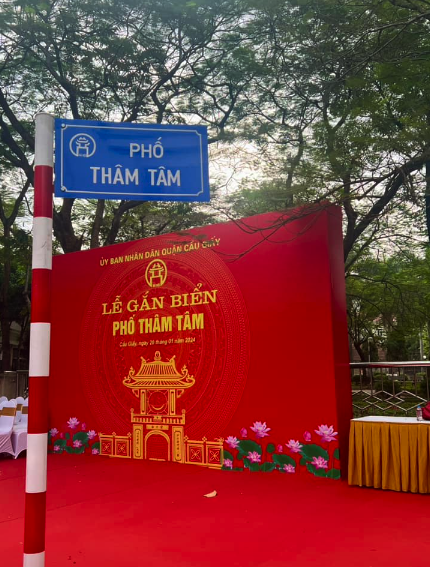 Hà Nội gắn biển tên phố Thâm Tâm- Ảnh 1. Hà Nội gắn biển tên phố Thâm Tâm- Ảnh 1.