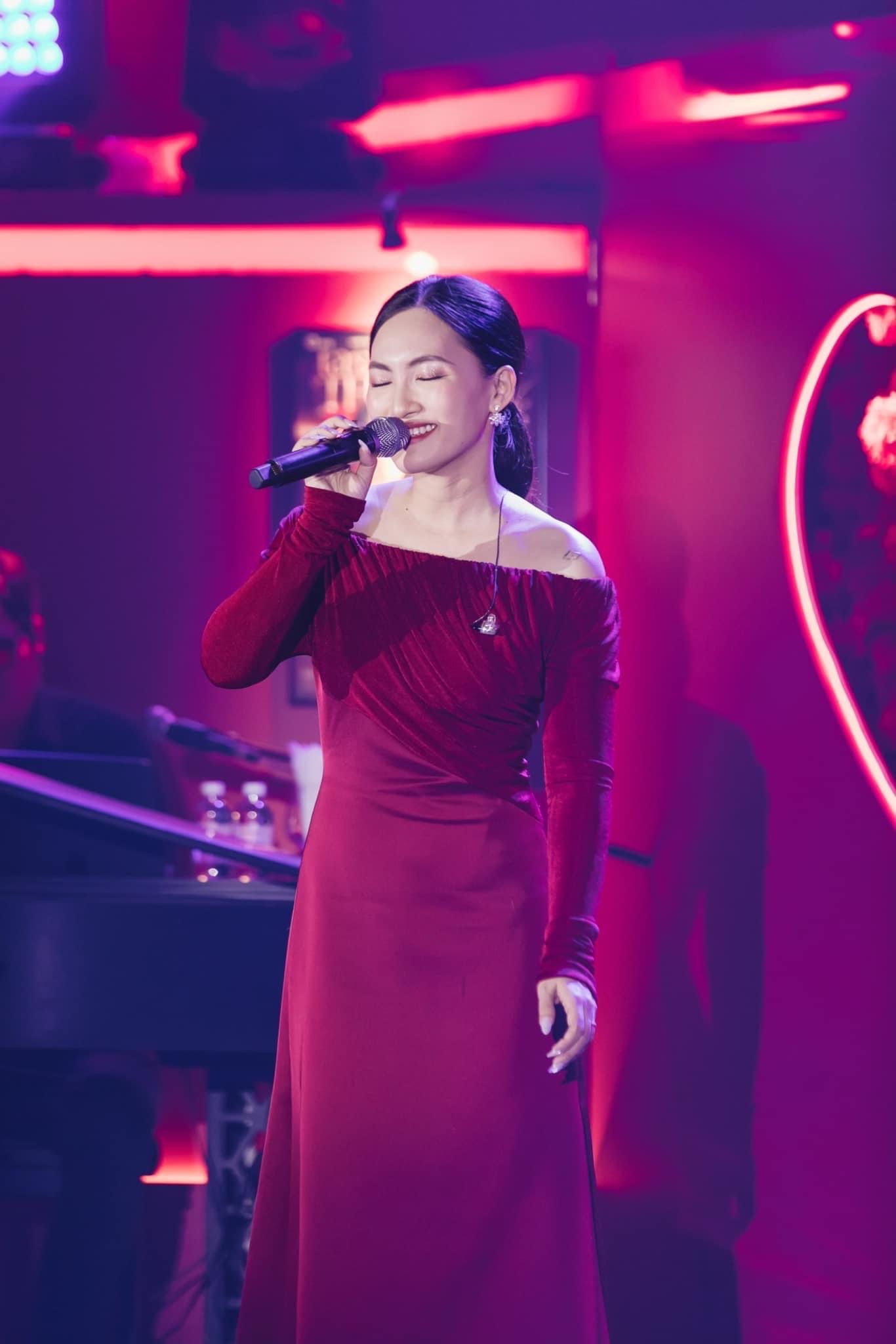 Chị Đẹp Nguyên Hà gây bất ngờ với diện mạo khác hẳn bình thường, netizen ủng hộ hết mình vì slay- Ảnh 4. Chị Đẹp Nguyên Hà gây bất ngờ với diện mạo khác hẳn bình thường, netizen ủng hộ hết mình vì slay- Ảnh 4.