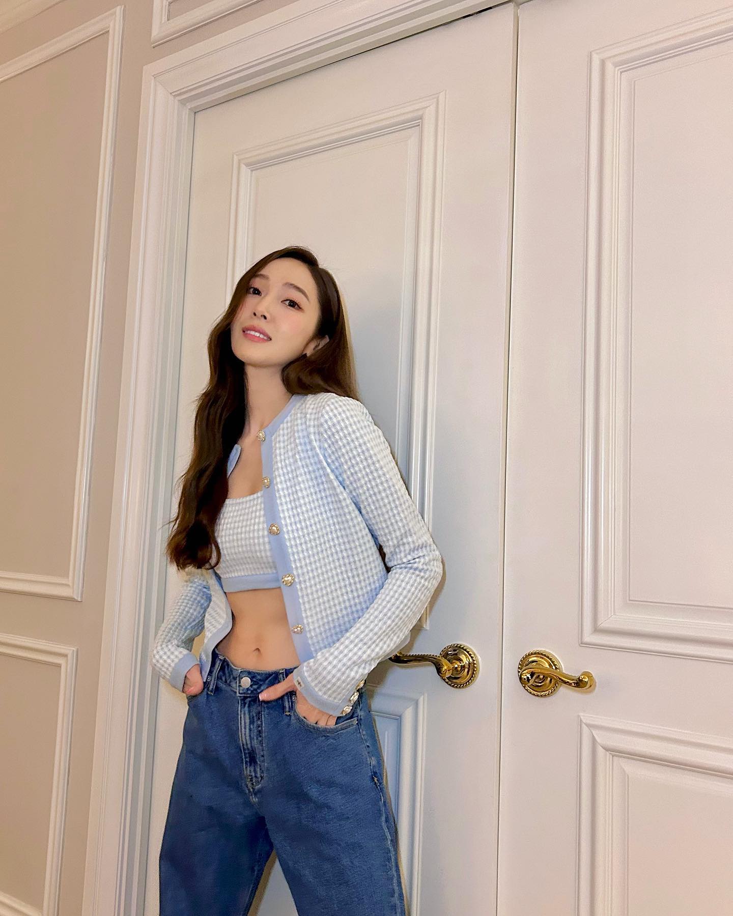 &quot;Cao thủ&quot; diện quần jeans Jessica Jung gợi ý loạt cách phối đồ không hề trùng lặp - Ảnh 3.