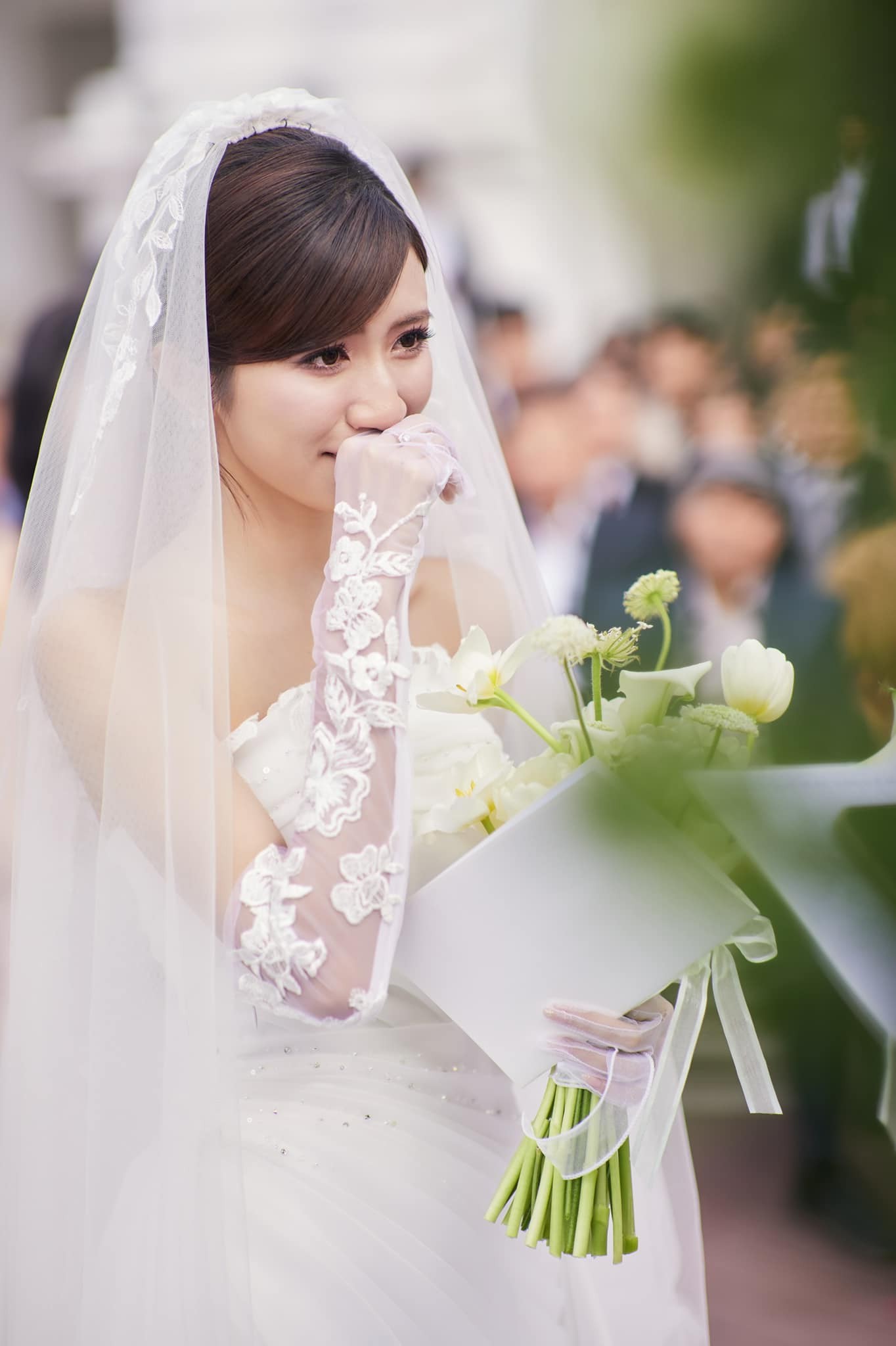 Ngọc Huyền được chồng tặng ôtô ngay trong lễ cưới - Ảnh 5. Ngọc Huyền được chồng tặng ôtô ngay trong lễ cưới - Ảnh 5.