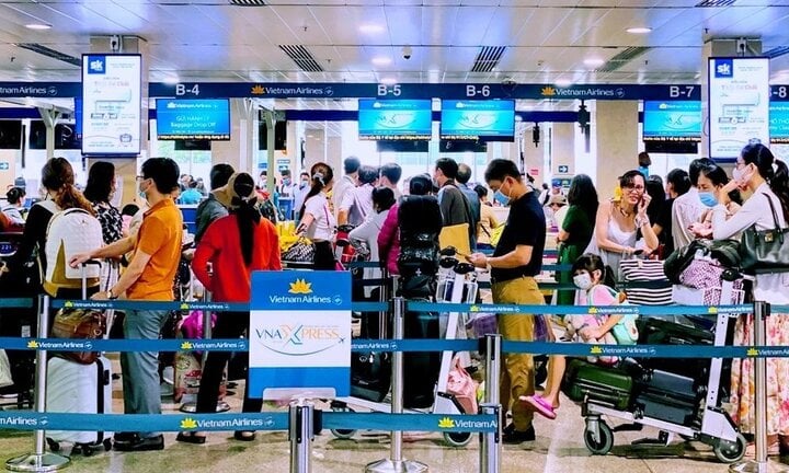 Vé máy bay khan hiếm, khách phải bay đường vòng về quê ăn Tết - Ảnh 1. Vé máy bay khan hiếm, khách phải bay đường vòng về quê ăn Tết - Ảnh 1.