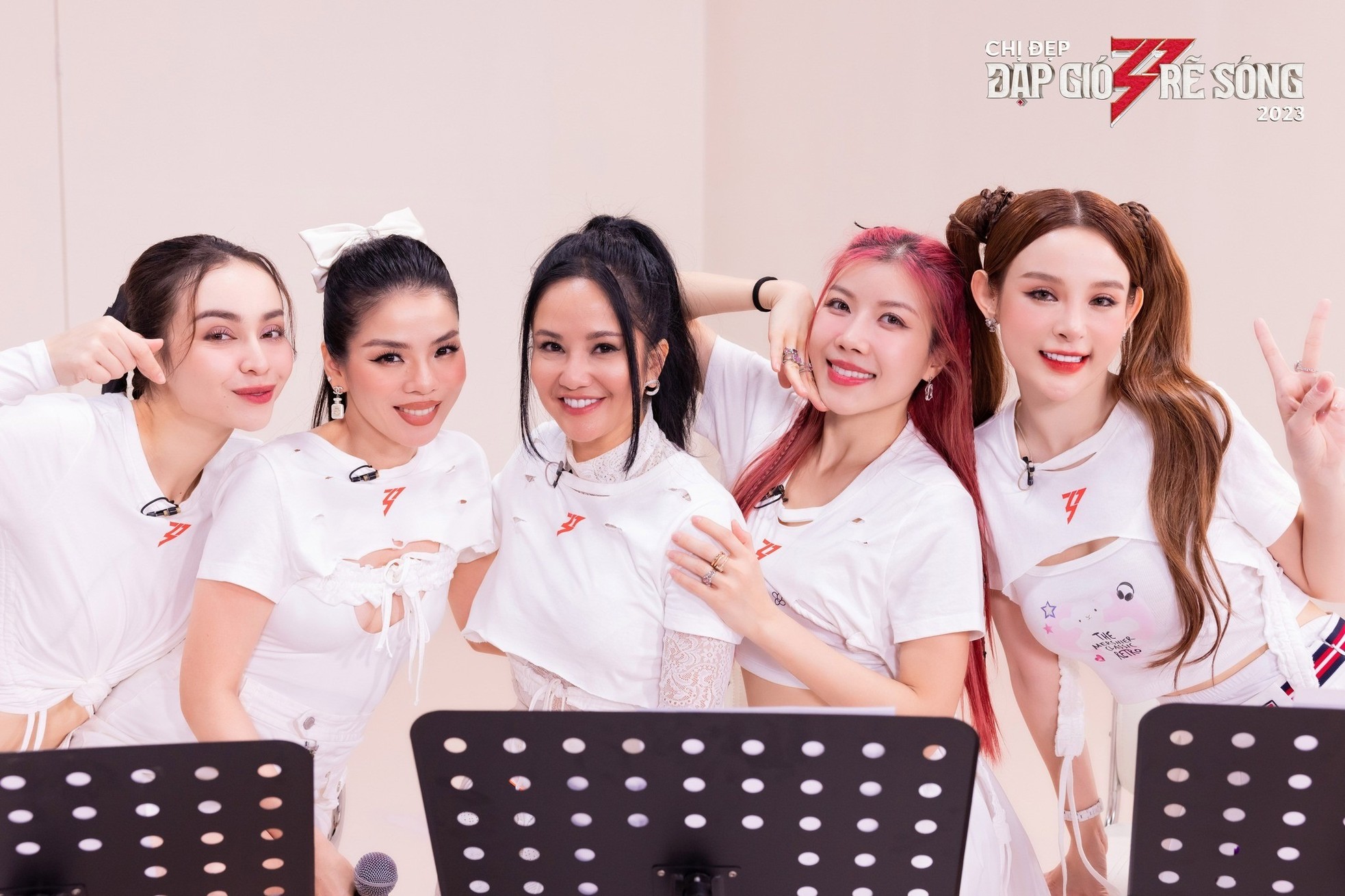 Suy ngẫm kh&aacute;c về ồn &agrave;o của chị đẹp Lệ Quy&ecirc;n v&agrave; Trang Ph&aacute;p - Ảnh 1.
