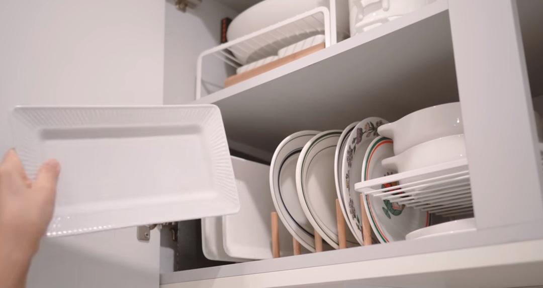 Các bà nội trợ Hàn Quốc áp dụng 11 thủ thuật cất giữ kỷ luật để có căn bếp sạch sẽ và tăng gấp đôi dung lượng lưu trữ  - Ảnh 18.