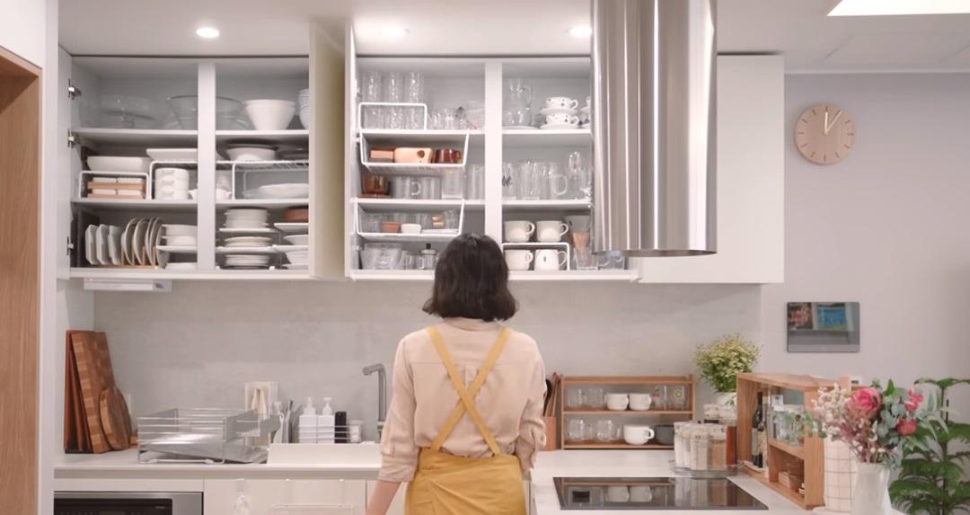 Các bà nội trợ Hàn Quốc áp dụng 11 thủ thuật cất giữ kỷ luật để có căn bếp sạch sẽ và tăng gấp đôi dung lượng lưu trữ  - Ảnh 16.