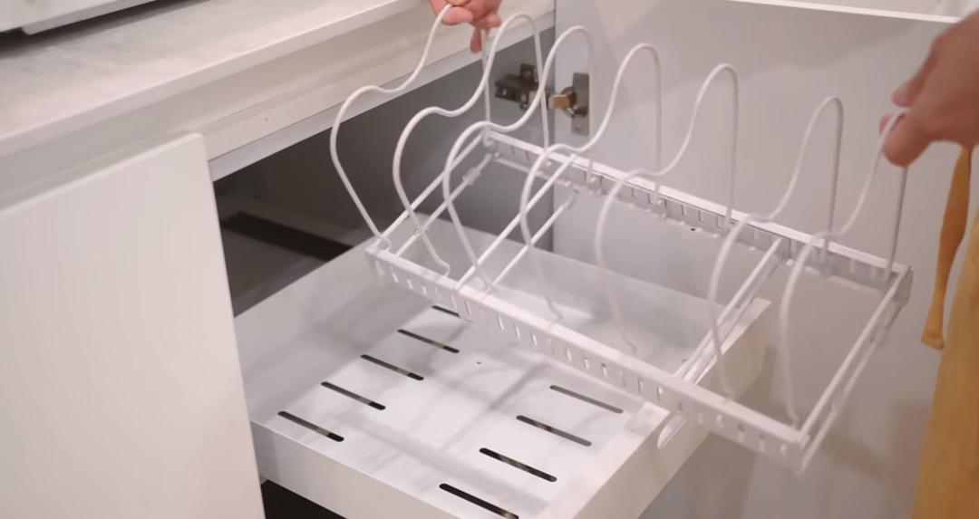 Các bà nội trợ Hàn Quốc áp dụng 11 thủ thuật cất giữ kỷ luật để có căn bếp sạch sẽ và tăng gấp đôi dung lượng lưu trữ  - Ảnh 13.