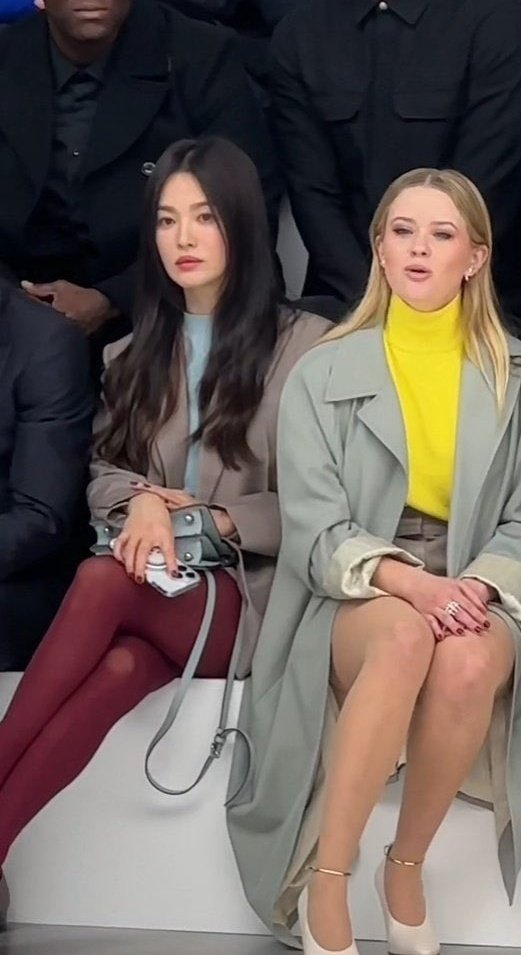 Khung hình triệu đô của Song Hye Kyo tại show Fendi: Đọ sắc với Zendaya và mẹ con Reese Witherspoon mà có chịu thua đâu! - Ảnh 5.