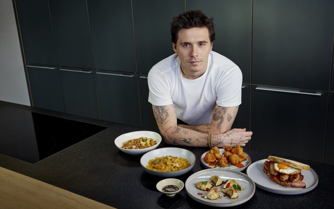 Brooklyn Beckham khiến nhà báo Anh phẫn nộ - Ảnh 1.